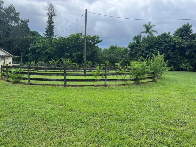 3 of 19 - 1765 Back Lot Sw Back 112th Avenue, Davie, FL