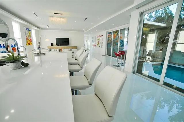 5 of 36 - 3325 Ne 18th, Fort Lauderdale, FL
