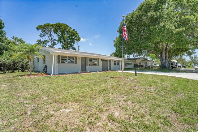 3 of 25 - 302 W Arbor Avenue, Port St. Lucie, FL