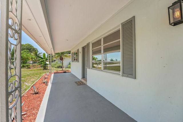4 of 25 - 302 W Arbor Avenue, Port St. Lucie, FL