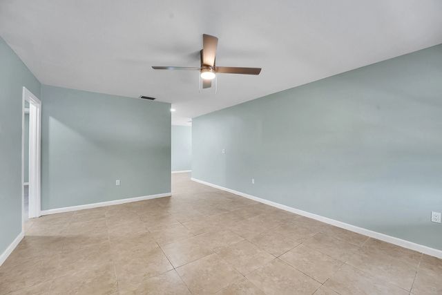 5 of 25 - 302 W Arbor Avenue, Port St. Lucie, FL