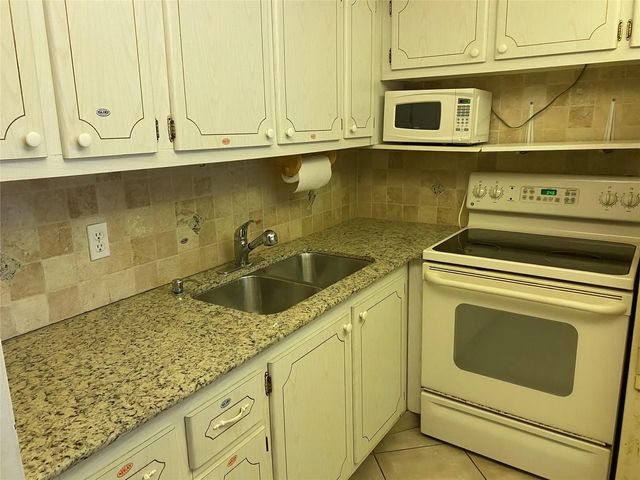 5 of 31 - 2025 Berkshire B #2025, Deerfield Beach, FL