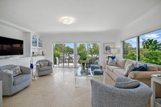 Photo of Listing #R11093306