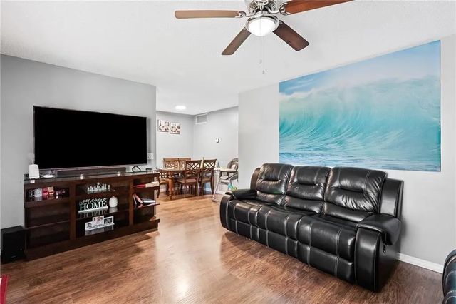 3 of 6 - 4140 Woodside Drive #205, Coral Springs, FL
