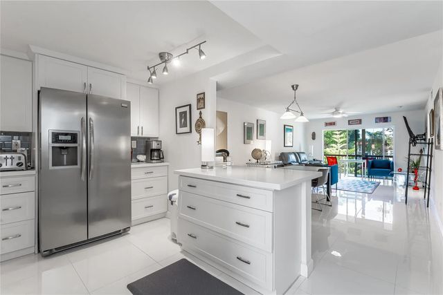 811 S Hollybrook Drive #301, Pembroke Pines