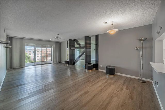 2 of 27 - 10315 Nw 24th Place #407, Sunrise, FL