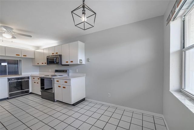 4 of 27 - 10315 Nw 24th Place #407, Sunrise, FL
