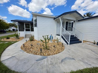 Photo of Listing #R11074668