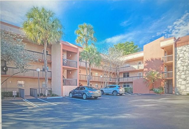 3140 Holiday Springs Boulevard #109, Margate