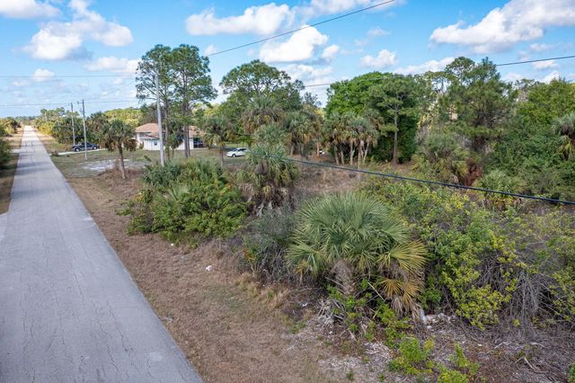 5 of 14 - 773 Cadis Street E, Lehigh Acres, FL