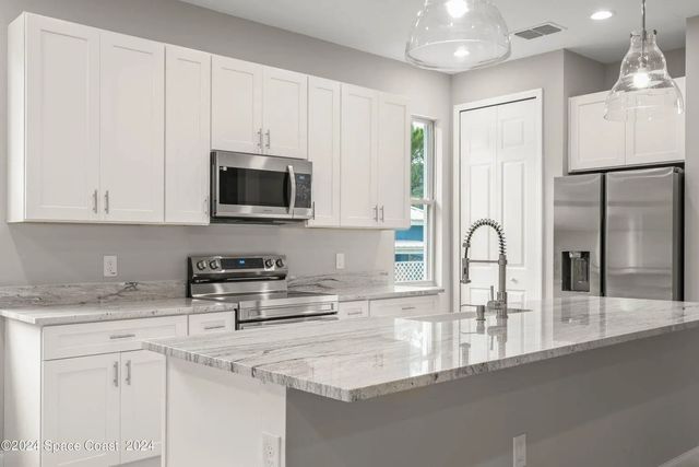 4 of 15 - 181 Ferguson Street Se, Palm Bay, FL
