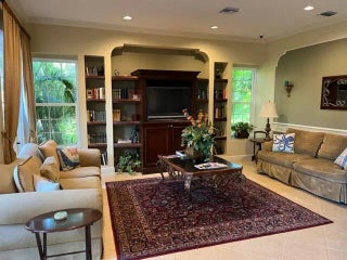 Photo of Listing #R11094065