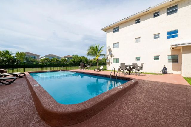 8821 Nw 38th Drive #205a, Coral Springs