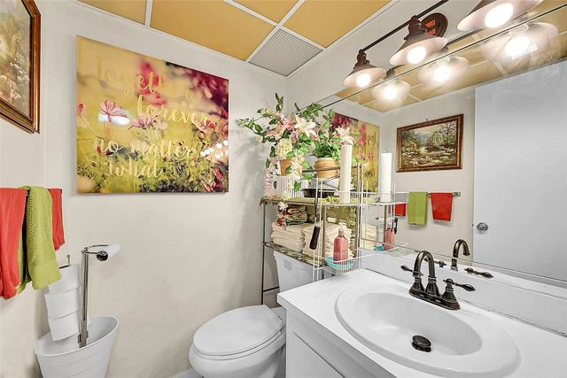 2 of 39 - 10442 Sunrise Lakes Boulevard #202, Sunrise, FL