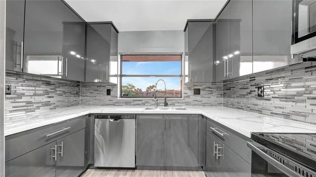 10433 Sunrise Lakes Boulevard #409, Sunrise