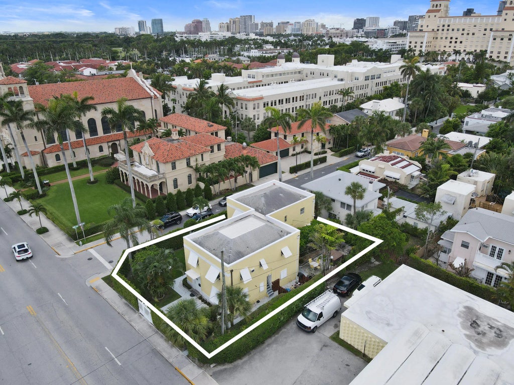 172 N County Road, Palm Beach