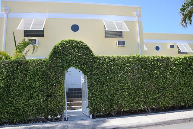 4 of 49 - 172 N County Road, Palm Beach, FL