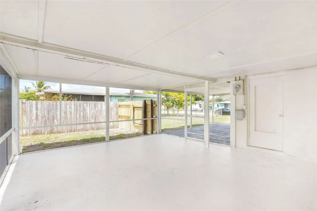 5 of 31 - 140 Se Serenata Court, Port St. Lucie, FL