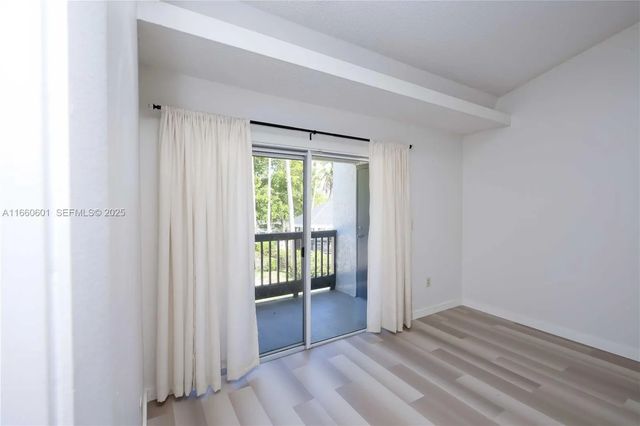 5 of 39 - 446 Sw 113th Way #446, Pembroke Pines, FL
