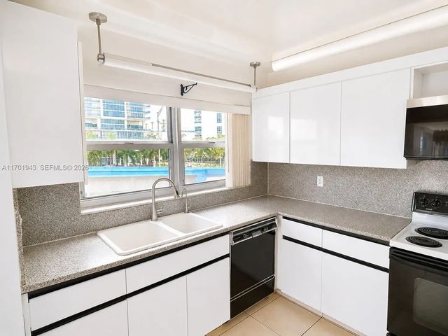 3 of 22 - 1825 S Ocean Drive #401, Hallandale Beach, FL