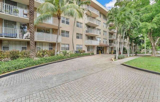 3 of 28 - 1805 Sans Souci Boulevard #429, North Miami, FL