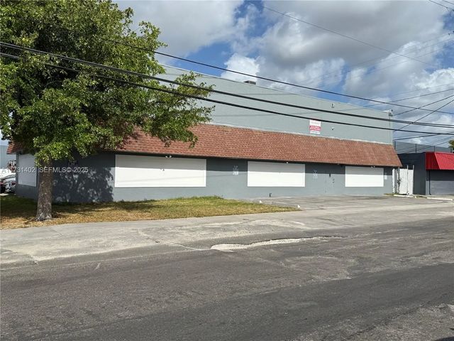 4 of 17 - 5801 Plunkett Street #2, Hollywood, FL
