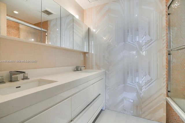4 of 33 - 18031 Biscayne Boulevard #ph01, Aventura, FL