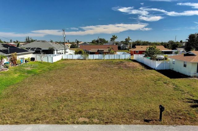 3 of 19 - 2013 Ne 18th Avenue, Cape Coral, FL