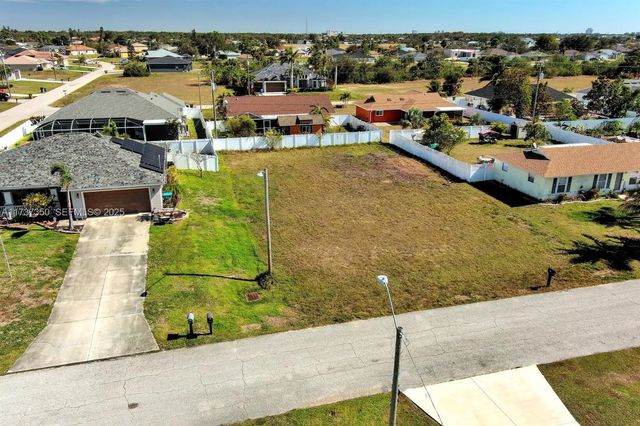 5 of 19 - 2013 Ne 18th Avenue, Cape Coral, FL