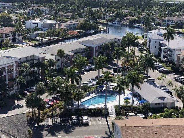 4 of 39 - 427 Golden Isles Drive #15j, Hallandale Beach, FL