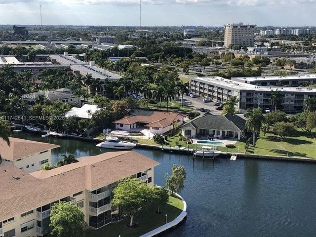 5 of 39 - 427 Golden Isles Drive #15j, Hallandale Beach, FL