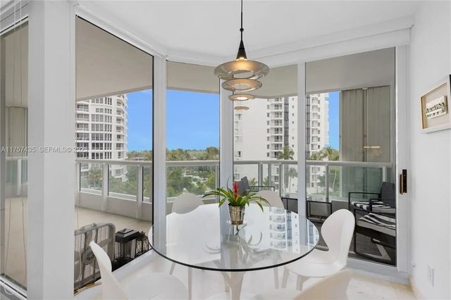 3 of 17 - 21055 Yacht Club Drive #902, Aventura, FL