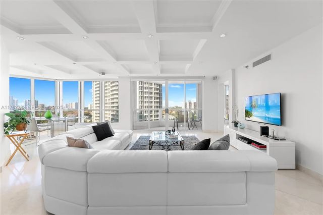 21150 Point Place #1102, Aventura