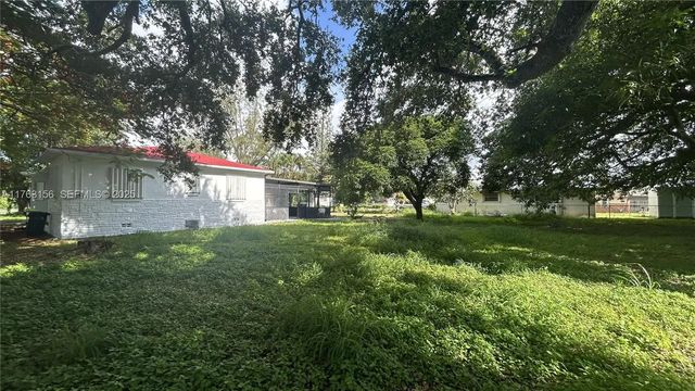 205 Seaman Avenue, Opa-Locka
