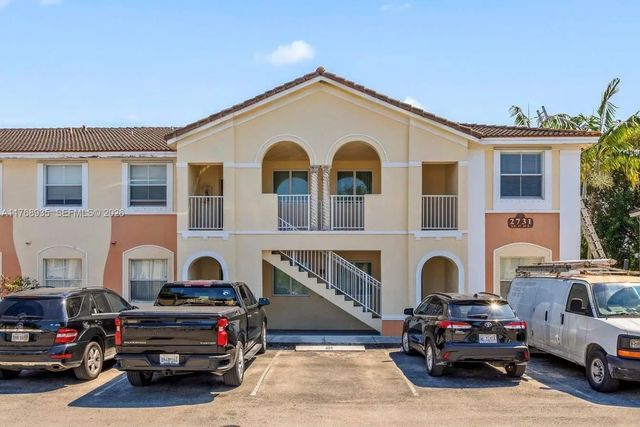 3 of 27 - 2731 Se 17th Avenue #211, Homestead, FL