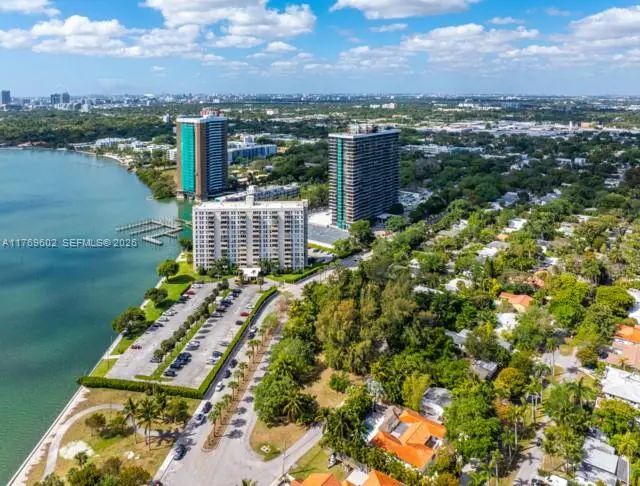 5 of 10 - 890 Ne 70th Street, Miami, FL