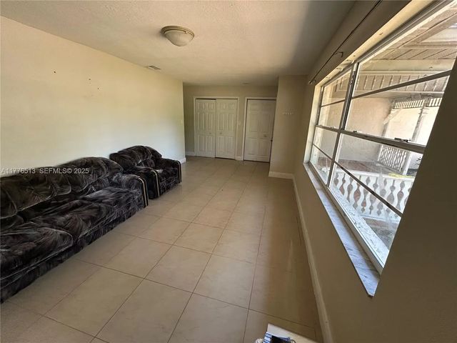 2 of 27 - 1912 W Clinton Street, Tampa, FL