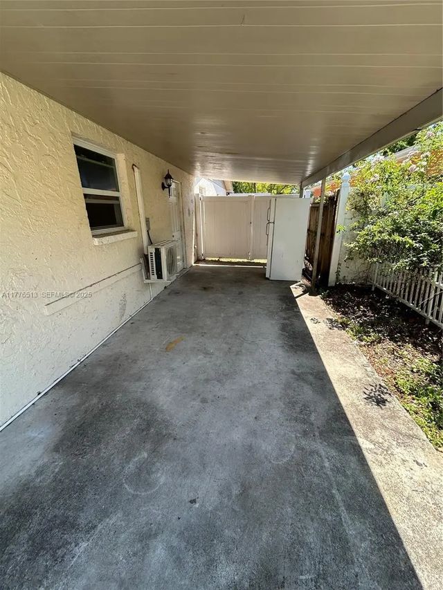 5 of 27 - 1912 W Clinton Street, Tampa, FL