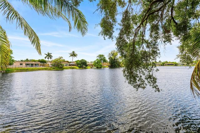 8956 Palm Tree Lane #8956, Pembroke Pines