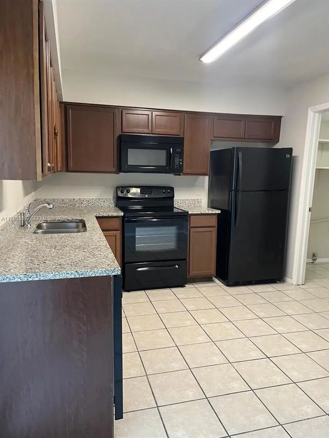2 of 22 - 4002 Dolomite #a, Orlando, FL