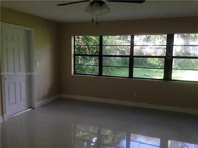4 of 14 - 853 Sw 12th Street, Fort Lauderdale, FL