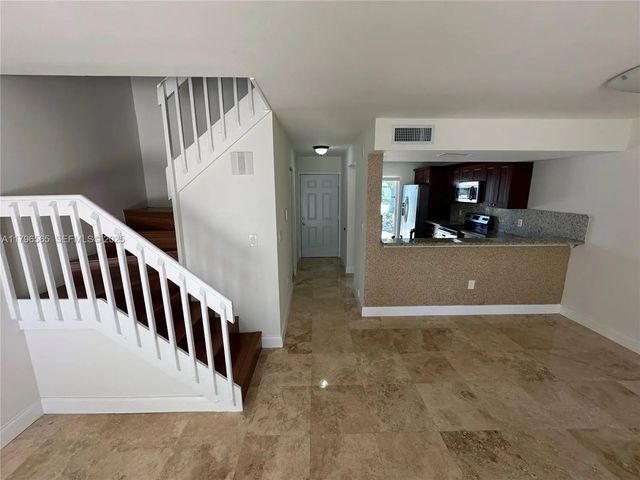 5 of 13 - 878 Crystal Lake Drive, Deerfield Beach, FL