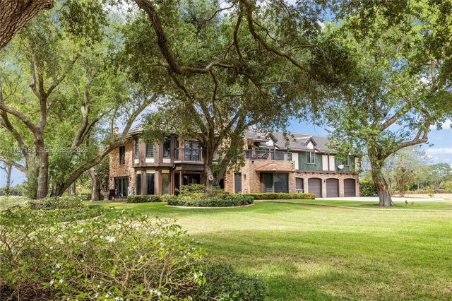 4 of 10 - 8700 Surrey Lane, Boca Raton, FL