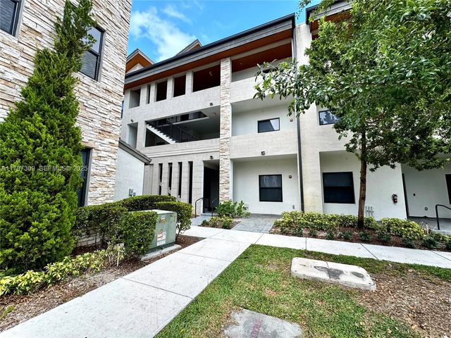 2 of 36 - 8175 Nw 104th Avenue #21, Doral, FL