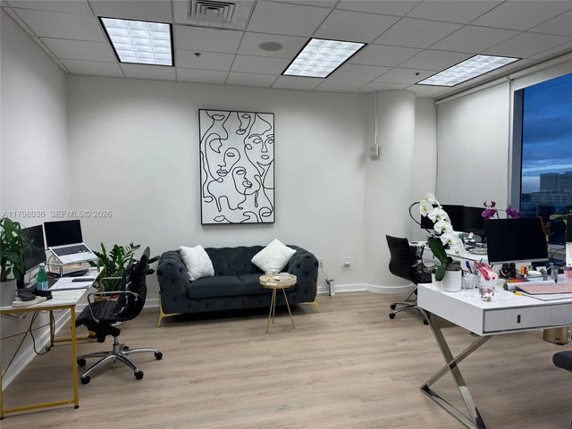 4 of 26 - 20900 Ne 30th Avenue #503 + Assigned Parking, Aventura, FL