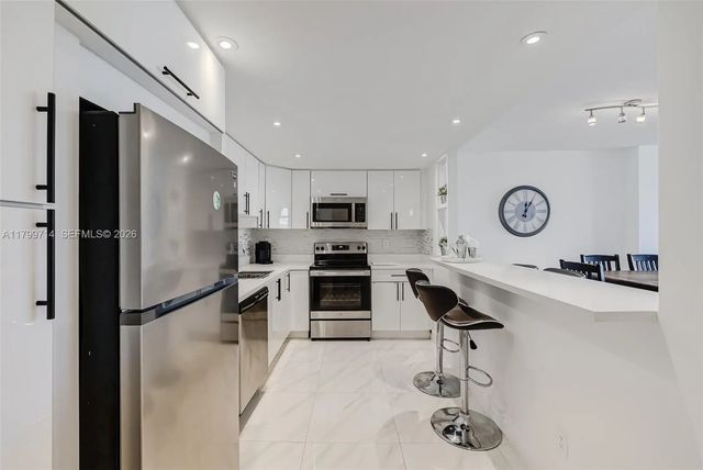 19370 Collins Avenue #324, Sunny Isles Beach