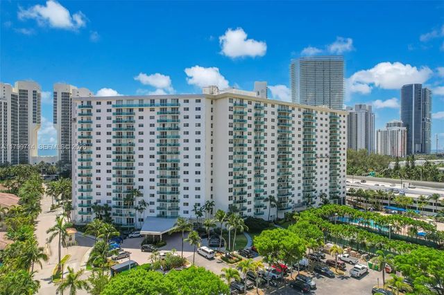 4 of 47 - 19370 Collins Avenue #324, Sunny Isles Beach, FL