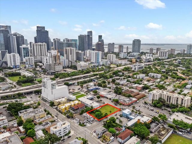 2 of 12 - 471 Sw & 719 8th St & 5th Avenue, Miami, FL