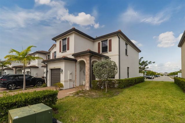 2 of 35 - 10966 W 33rd Way, Hialeah, FL