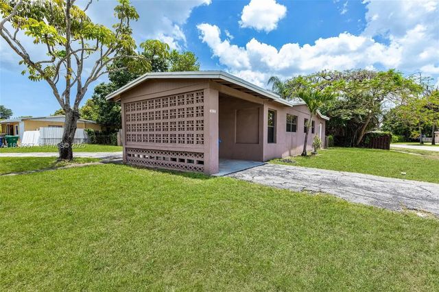 3 of 34 - 4960 Nw 11th Court, Lauderhill, FL